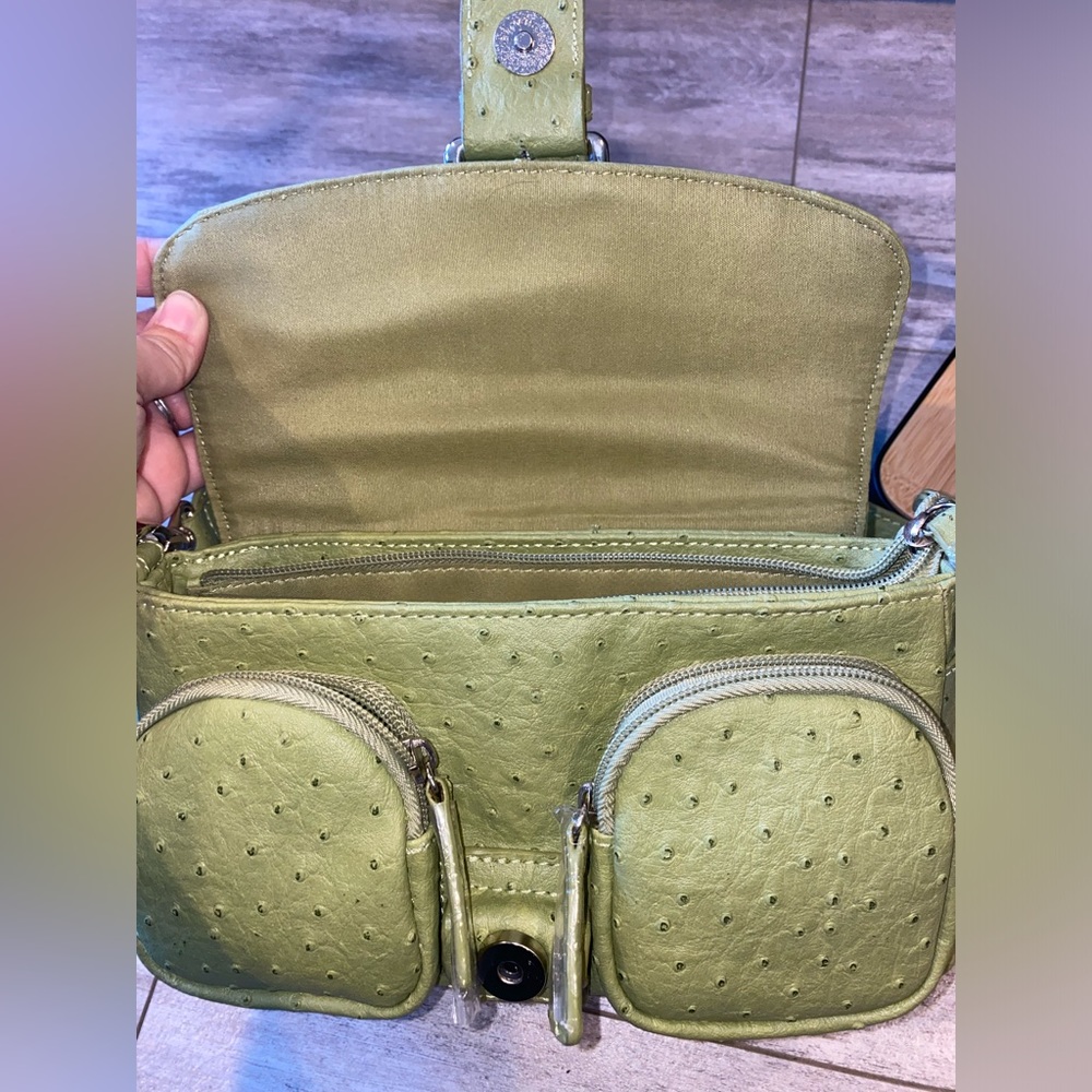 Butterfly brand olive green purse. NWOT. - Picture 8 of 12